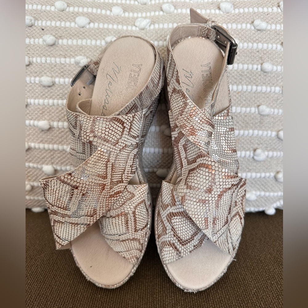 Women's Amuse Society X Matisse Snake Print Platform Wedge Sandals Size 8 - Picture 3 of 4